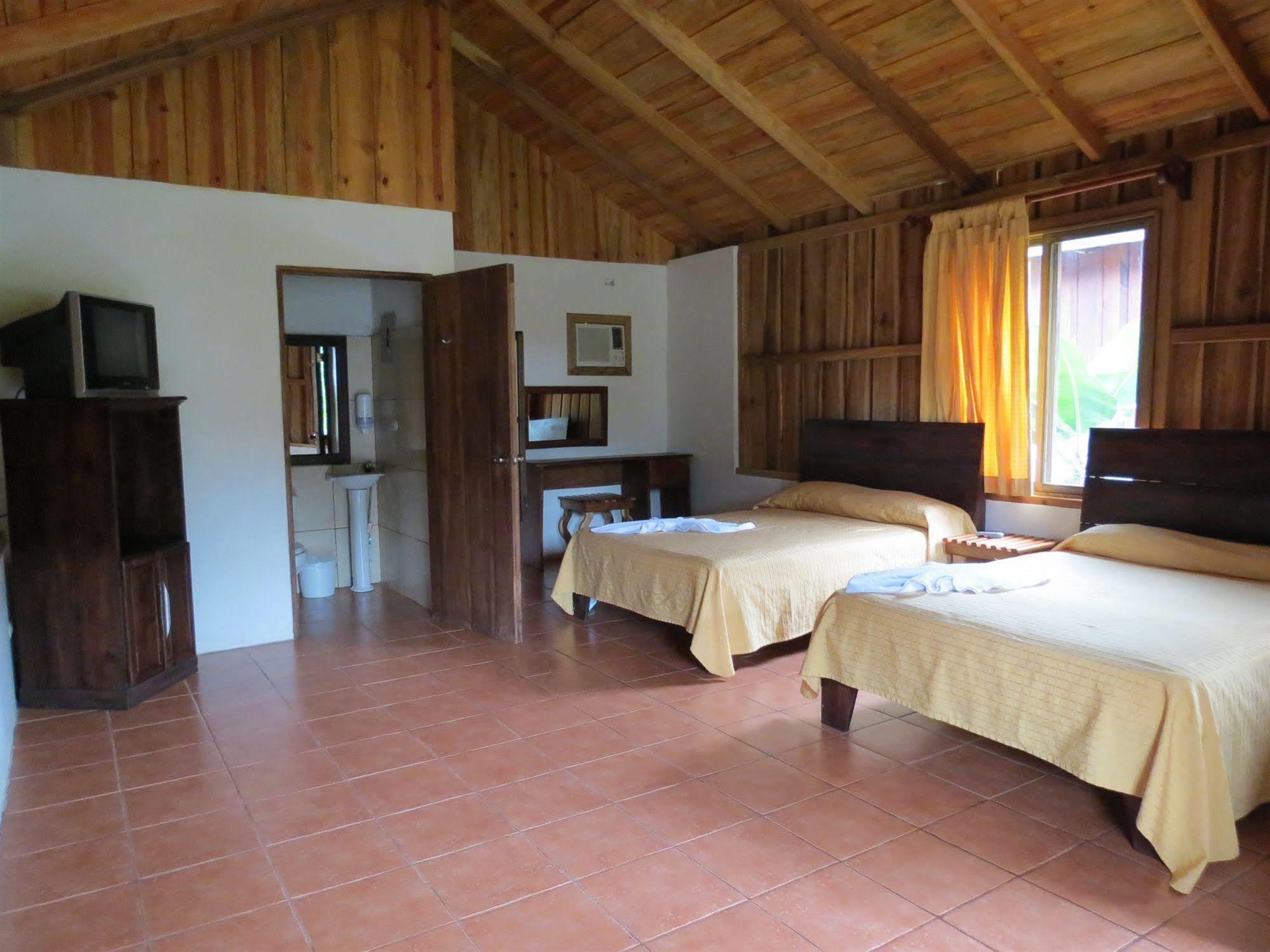 Hotel Arenal Montechiari La Fortuna Esterno foto